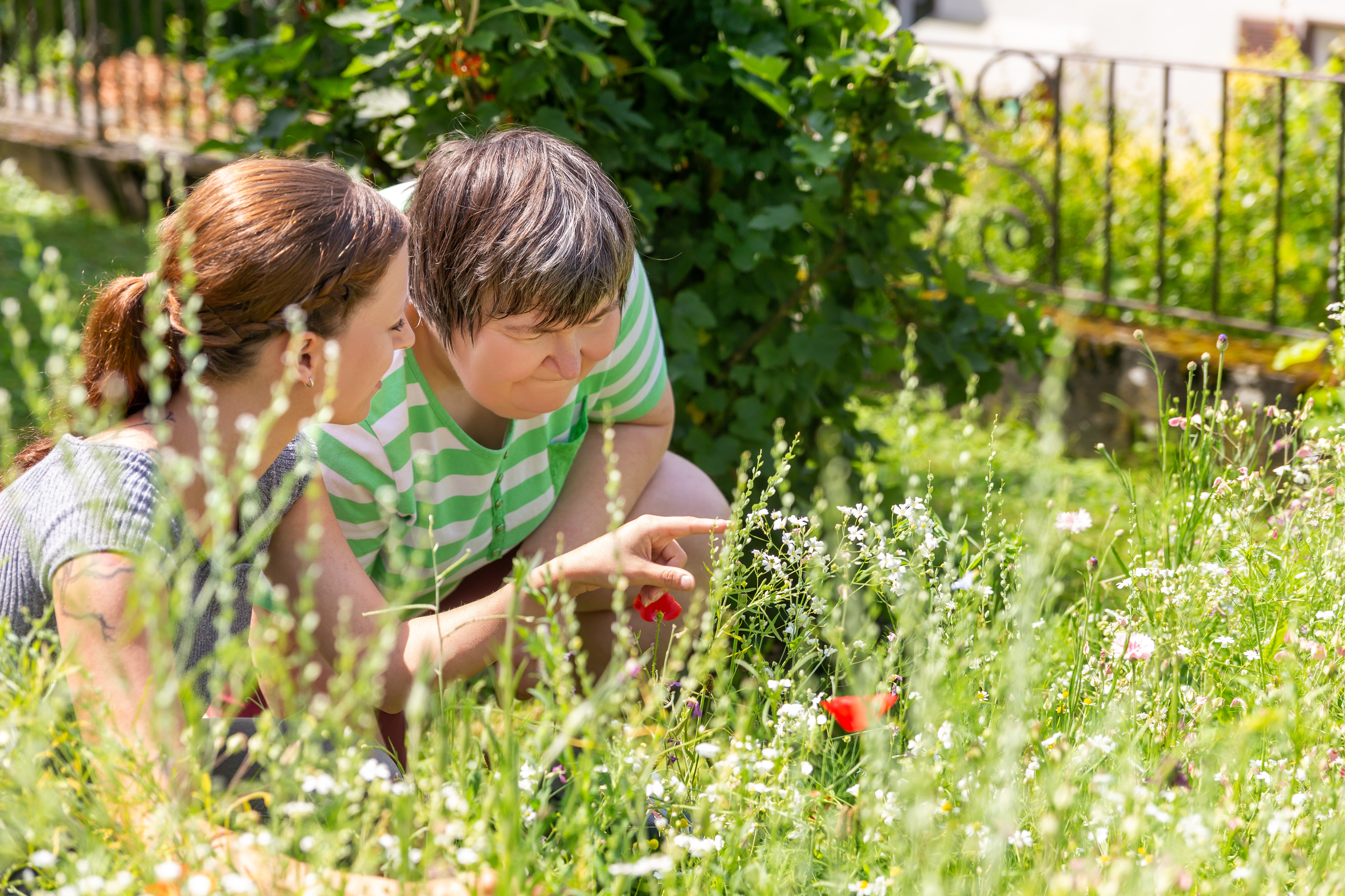 service-user-support-worker-gardening-1
